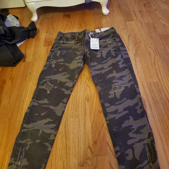 Zara Camo Jeans - Picture 3 of 12